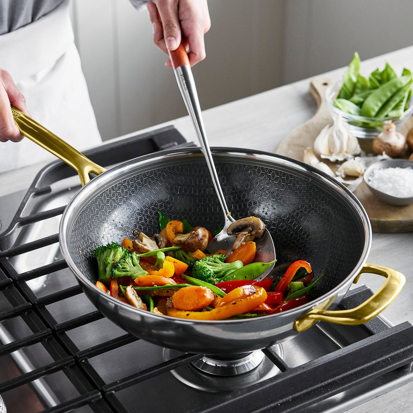 Spectra Gold Thermobond Hybrid Ceramic Nonstick 12" Wok with Lid