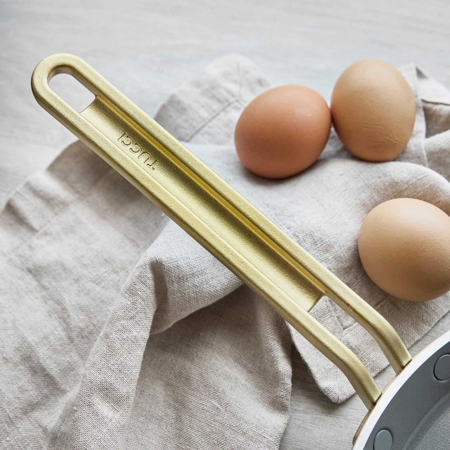 Stanley Tucci™ Ceramic Nonstick 10" Crepe and Omelette Pan | Carrara White