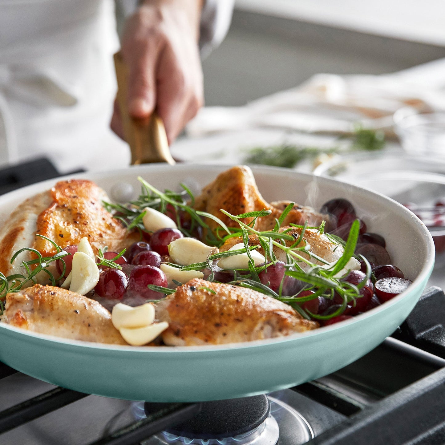 Reserve Pro Ceramic Nonstick 10-Piece Cookware Set | Seaside