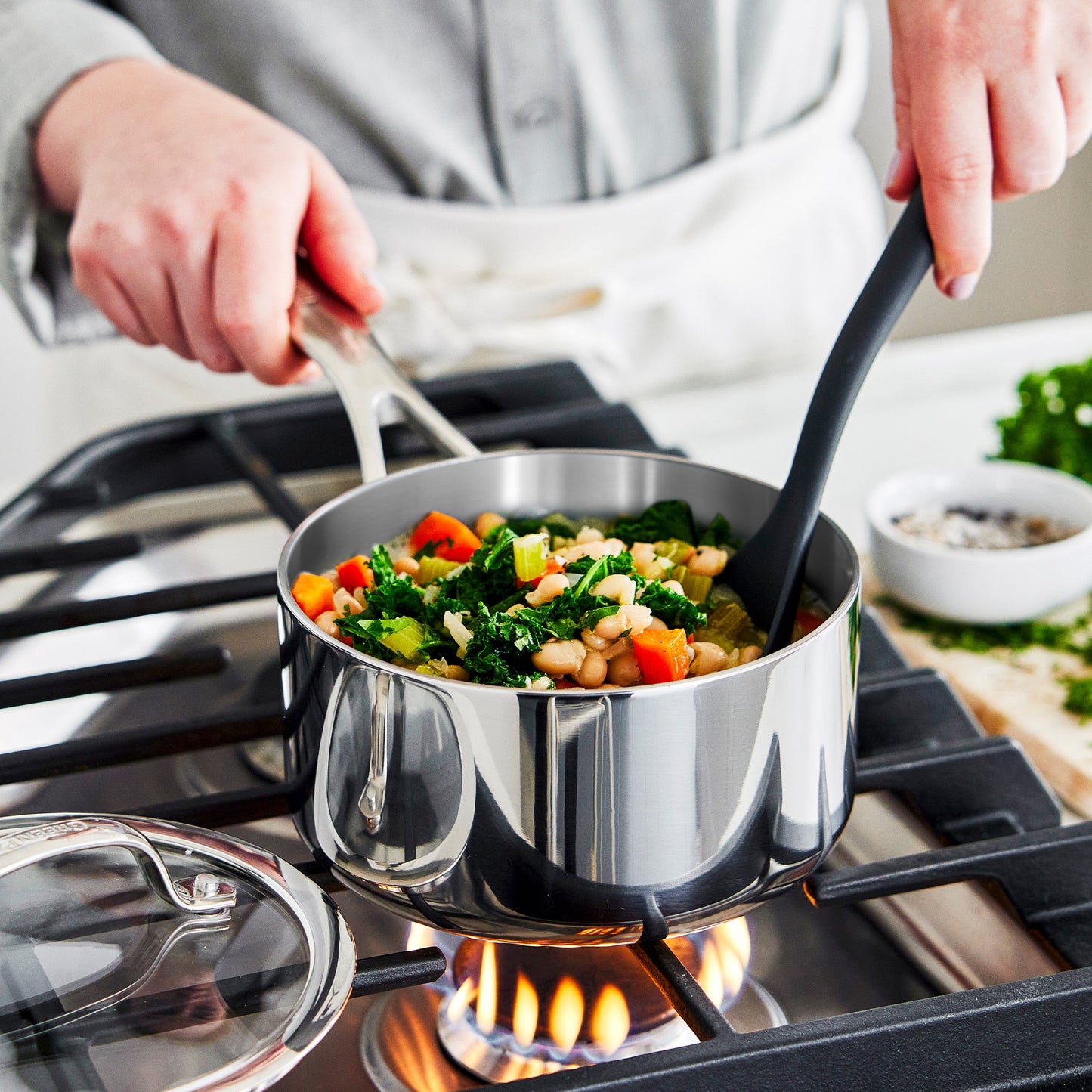 Valencia Pro Stainless Steel Uncoated 1.6-Quart Saucepan with Lid