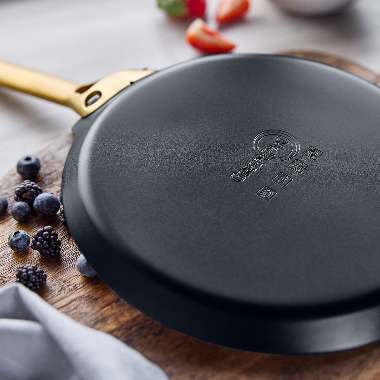 Reserve Pro Ceramic Nonstick 10" Crepe Pan | Black