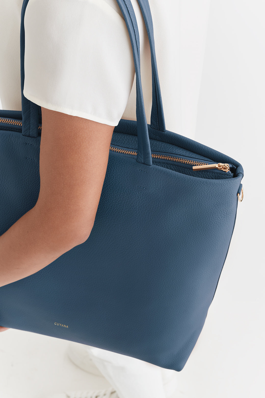 Tall Easy Zipper Tote