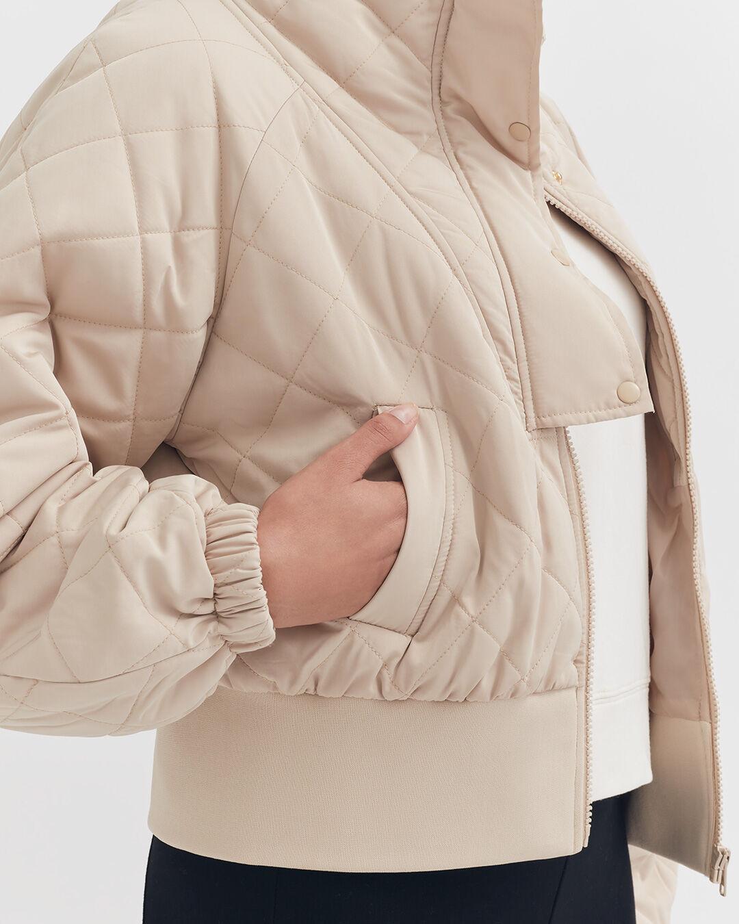 Balloon Sleeve Light Puffer