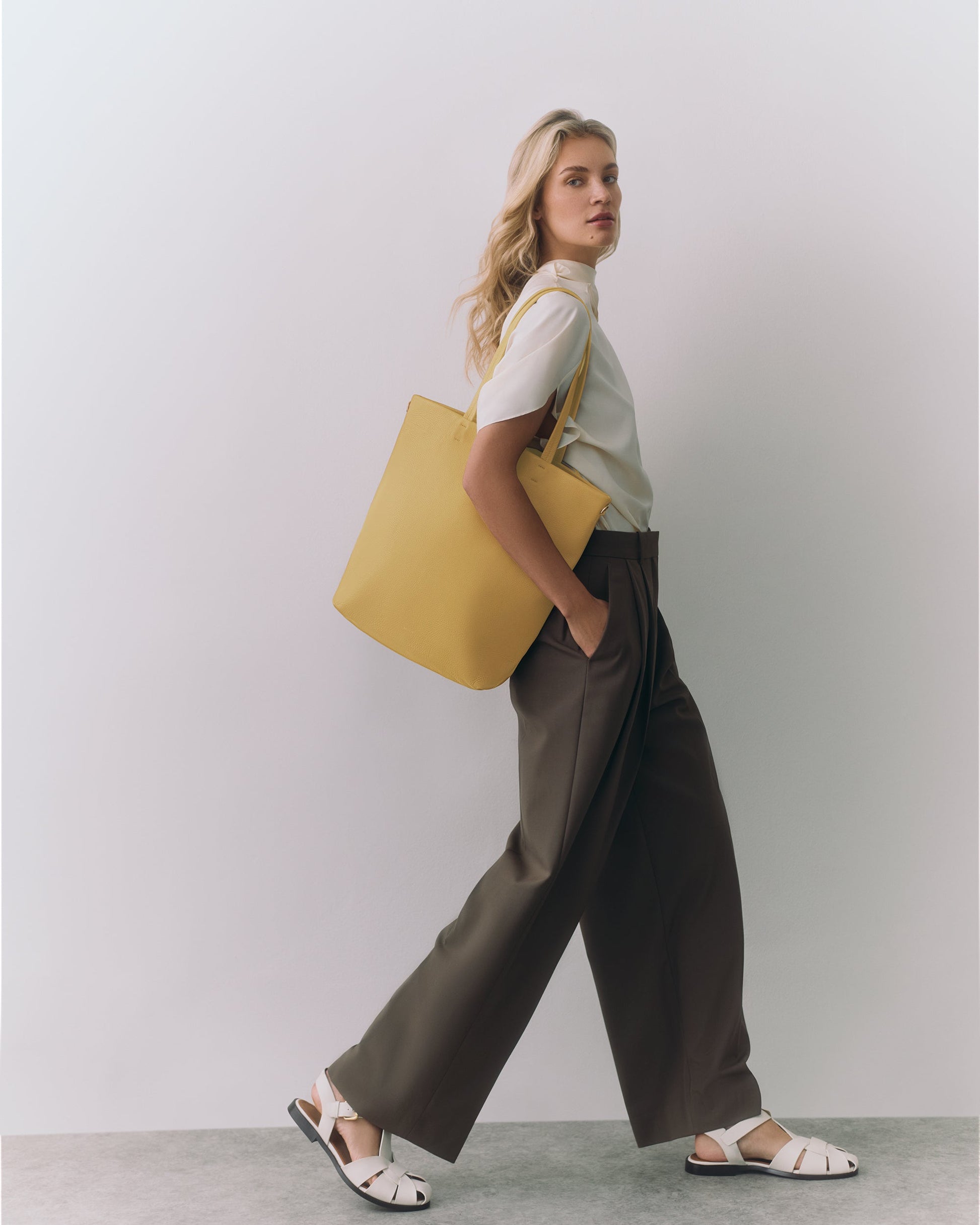 Tall Easy Zipper Tote
