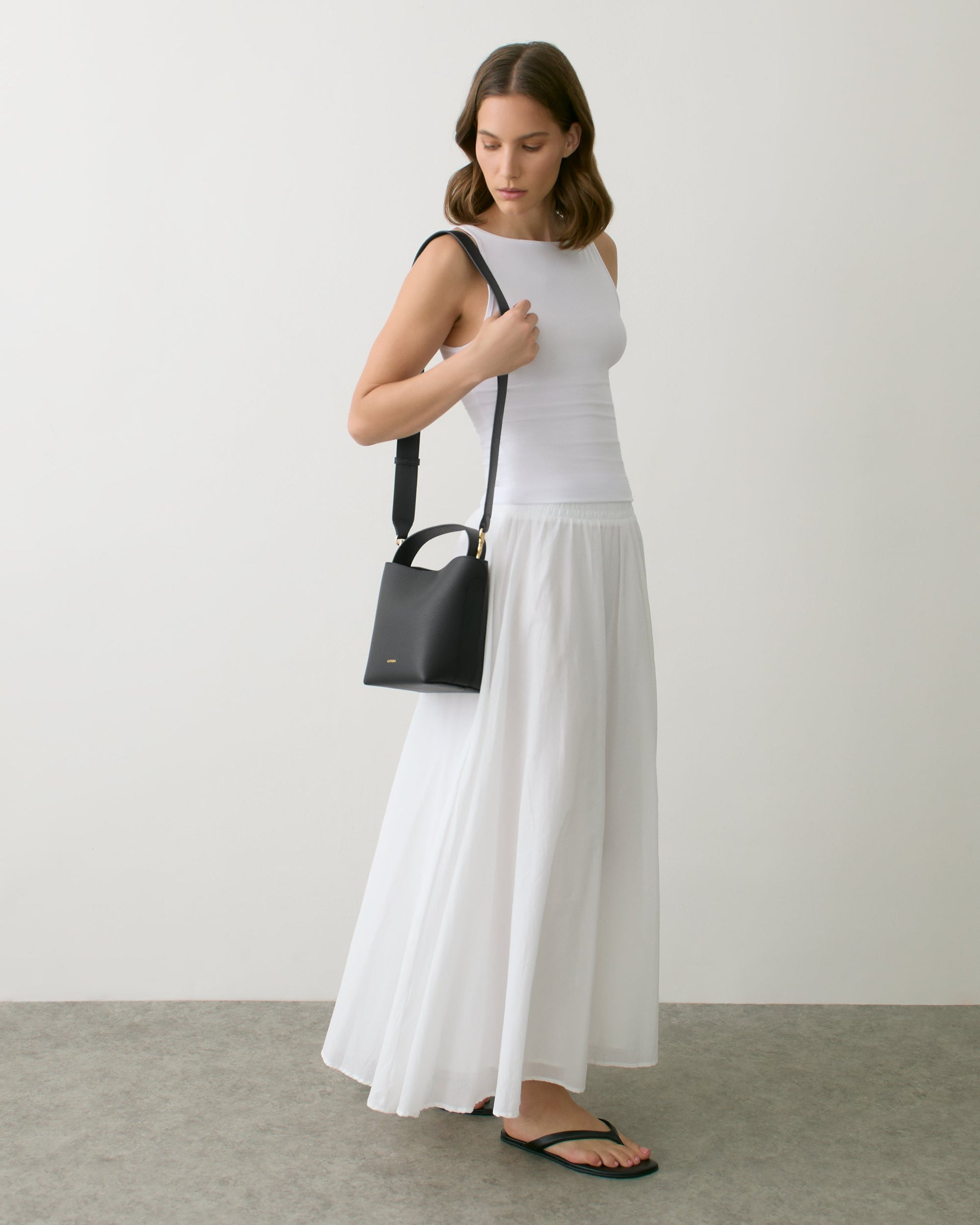 Mini Linea Bucket Bag
