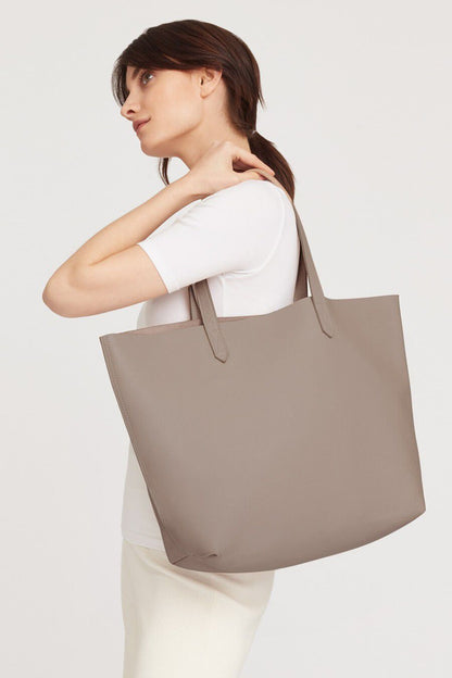 Classic Leather Tote